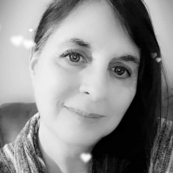 Meet your Posher, Lorraine - Picture 2 of 2